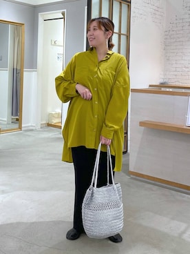 「LEPSIM（レプシィム）のサラキレポンチョ長袖シャツチュニック　242480（シャツ/ブラウス、イエロー系）」を使った、ありぺいさん（レディース・157cm）の春コーディネート