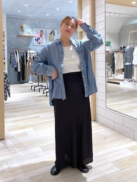 「LEPSIM（レプシィム）のAIRデニム長袖シャツ　639492（シャツ/ブラウス、ブルー系）」を使った、ありぺいさん（レディース・157cm）の春コーディネート