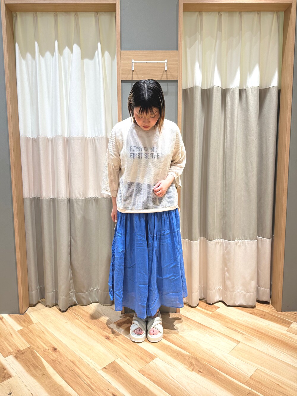 「春、春服、春コーデ、オトナ女子、低身長、低身長コーデ、ゆるコーデ、大人かわいい、スカーチョ、カジュアル、カジュアルコーデ、骨格ストレート、おしゃれさんと繋がりたい、Samansa Mos2 blue、サマンサモスモスブルー」｜「Samansa Mos2 blueのアイテム（Tシャツ/カットソー、ホワイト系）」を使った、るぴさん（レディース・155cm）の春コーディネートの1枚目の写真