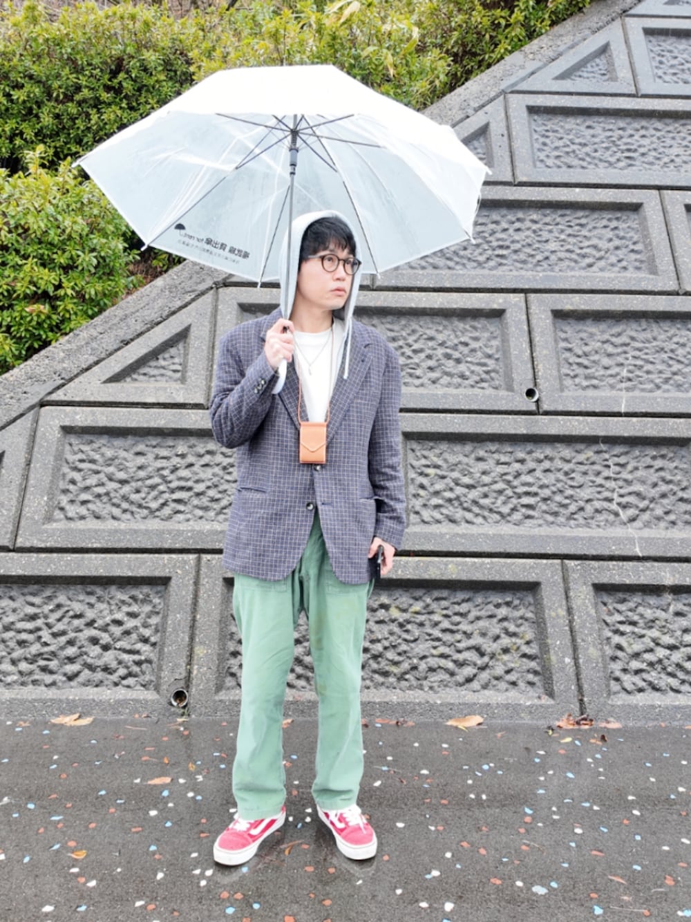 「今日のコーデ、メンズファッション、大人カジュアル、テーラードジャケット、古着、古着MIX、VANS、ベイカーパンツ、ビンテージ、メガネ男子、眼鏡、サーマル、パーカー、スウェットパーカー」｜「SOPHNET.のBLENDED WOOL CLASSIC 2BUTTON JACKET（テーラードジャケット、ブルー系）」を使った、九条∞(くじょうえいと)さん（メンズ・168cm）の春コーディネートの1枚目の写真