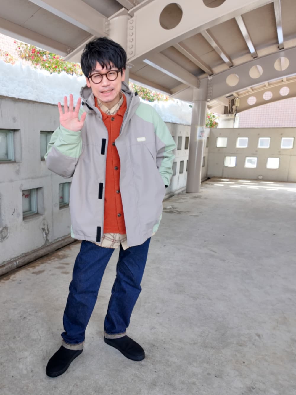 「今日のコーデ、メガネ男子、春色、メンズファッション、大人カジュアル、サイドゴアスニーカー、ジーパン、スウェット、フリース、古着、MARNI x UNIQLO、UNIQLO MARNI、古着MIX、keboz、rrl」｜「RRLのRRL / DOUBLE RL : STRAIGHT LEG  DENIM（デニムパンツ、ブルー系）」を使った、九条∞(くじょうえいと)さん（メンズ・168cm）の冬コーディネートの1枚目の写真