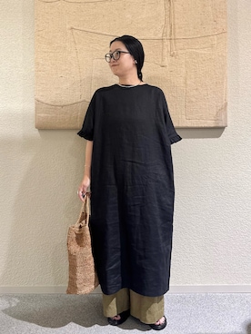 「かぐれ（カグレ）の『2サイズ展開』リネンフリルスリーブワンピース（ワンピース、ブラック系）」を使った、クボさん（レディース・161cm）の夏コーディネート