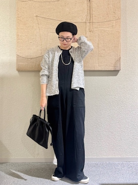 「かぐれ（カグレ）のバッククロスサロペット（サロペット/オーバーオール、ブラック系）」を使った、クボさん（レディース・161cm）の秋コーディネート