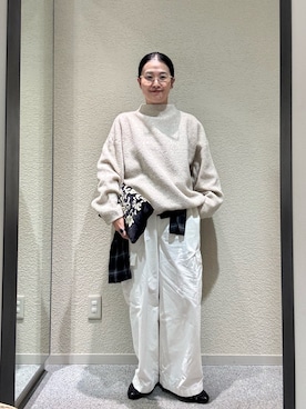 「かぐれ（カグレ）のユーティリティーイージーパンツ（その他パンツ、ホワイト系）」を使った、クボさん（レディース・161cm）の秋コーディネート