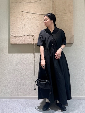 「かぐれ（カグレ）のオープンカラーシャツワンピース（ワンピース、ブラック系）」を使った、クボさん（レディース・161cm）の春コーディネート