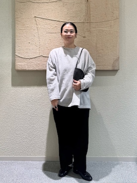 「かぐれ（カグレ）のレーヨンシルクベルベットパンツ（その他パンツ、ブラック系）」を使った、クボさん（レディース・161cm）の秋コーディネート