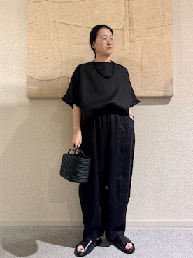「かぐれ（カグレ）のリネンフリルスリーブプルオーバー（シャツ/ブラウス、ブラック系）」を使った、クボさん（レディース・161cm）の夏コーディネート
