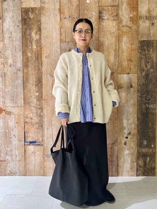 美品✨24aw✨定価2.2万✨かぐれ　ペルーニット　カーディガン　アイボリー 美品✨24aw✨定価2.2万✨かぐれ ペルーニット カーディガン アイボリー か