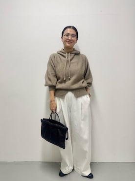 「かぐれ（カグレ）のホワイトデニムワイドパンツ（その他パンツ、ホワイト系）」を使った、クボさん（レディース・161cm）の秋コーディネート