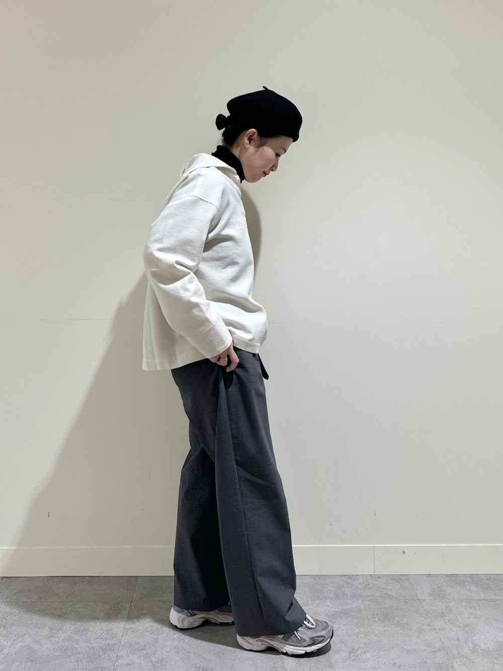 「クリスマスに着たい服、最近のいい感じコーデ、タートルネック、モノトーン、冬コーデ、かぐれ、40代ファッション、アラフォー」｜「かぐれのウールコットンセーラープルオーバー（その他トップス、ホワイト系）」を使った、クボさん（レディース・161cm）の冬コーディネートの1枚目の写真