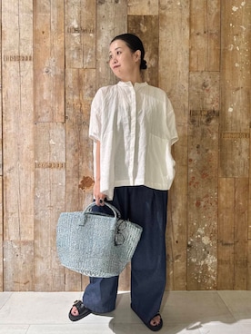 リネンスクエアケープシャツを使った人気ファッションコーディネート