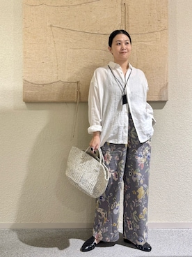 「かぐれ（カグレ）のコットンリネンプリントイージーパンツ（その他パンツ、グレー系）」を使った、クボさん（レディース・161cm）の春コーディネート