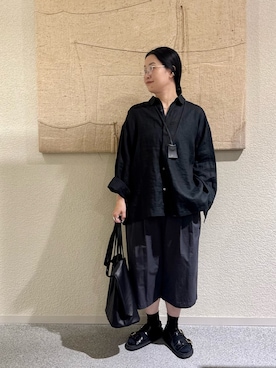 「かぐれ（カグレ）のリネンレギュラーボックスシャツ（シャツ/ブラウス、ブラック系）」を使った、クボさん（レディース・161cm）の春コーディネート