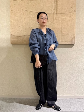 「かぐれ（カグレ）のライトリネンフリルカラーシャツ（シャツ/ブラウス、ブルー系）」を使った、クボさん（レディース・161cm）の春コーディネート