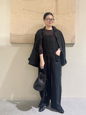 「かぐれ（カグレ）のリネンバッククロスサロペット（サロペット/オーバーオール、ブラック系）」を使った、クボさん（レディース・161cm）の春コーディネート