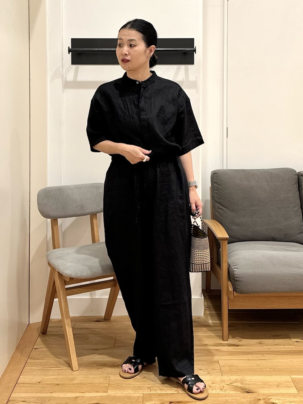 リネンハーフスリーブオールインワンを使った人気ファッション