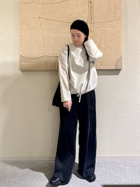 「かぐれ（カグレ）のキュプラストレートパンツ（その他パンツ、ブラック系）」を使った、クボさん（レディース・161cm）の春コーディネート