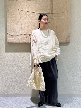 「かぐれ（カグレ）のフェードデニムイージーパンツ（デニムパンツ、ブラック系）」を使った、クボさん（レディース・161cm）の春コーディネート