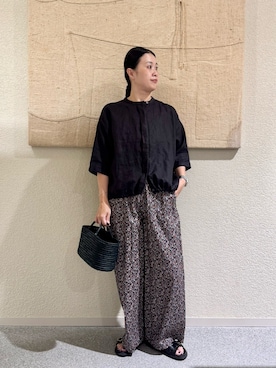 「かぐれ（カグレ）のリネンハーフスリーブシャツ（シャツ/ブラウス、ブラック系）」を使った、クボさん（レディース・161cm）の夏コーディネート