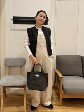 「アイテム（オールインワン・サロペット、ホワイト系）」を使った、クボさん（レディース・161cm）の秋コーディネート