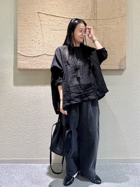 「かぐれ（カグレ）のフェードデニムイージーパンツ（デニムパンツ、ブラック系）」を使った、クボさん（レディース・161cm）の春コーディネート