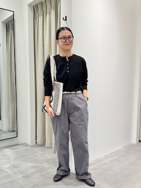 「かぐれ（カグレ）のヘンリーネックコットンカットソー（Tシャツ/カットソー、ブラック系）」を使った、クボさん（レディース・161cm）の夏コーディネート