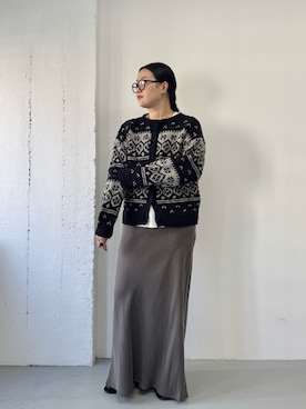 「かぐれ（カグレ）の『2サイズ展開』キュプラバイアススカート（スカート、グレー系）」を使った、クボさん（レディース・161cm）の秋コーディネート