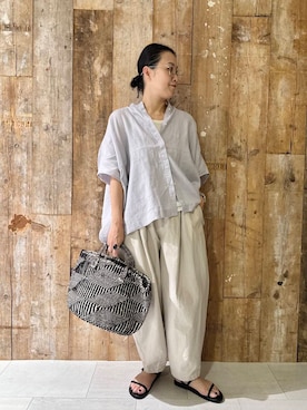 リネンスクエアケープシャツを使った人気ファッションコーディネート