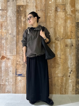 「カジュアル派ブラウス」｜「アイテム（Tシャツ/カットソー）」を使った、クボさん（レディース・161cm）の夏コーディネート