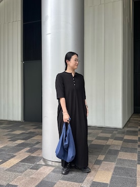 「かぐれ（カグレ）のコットンショルダーバッグ（ショルダーバッグ、ブルー系）」を使った、クボさん（レディース・161cm）の春コーディネート