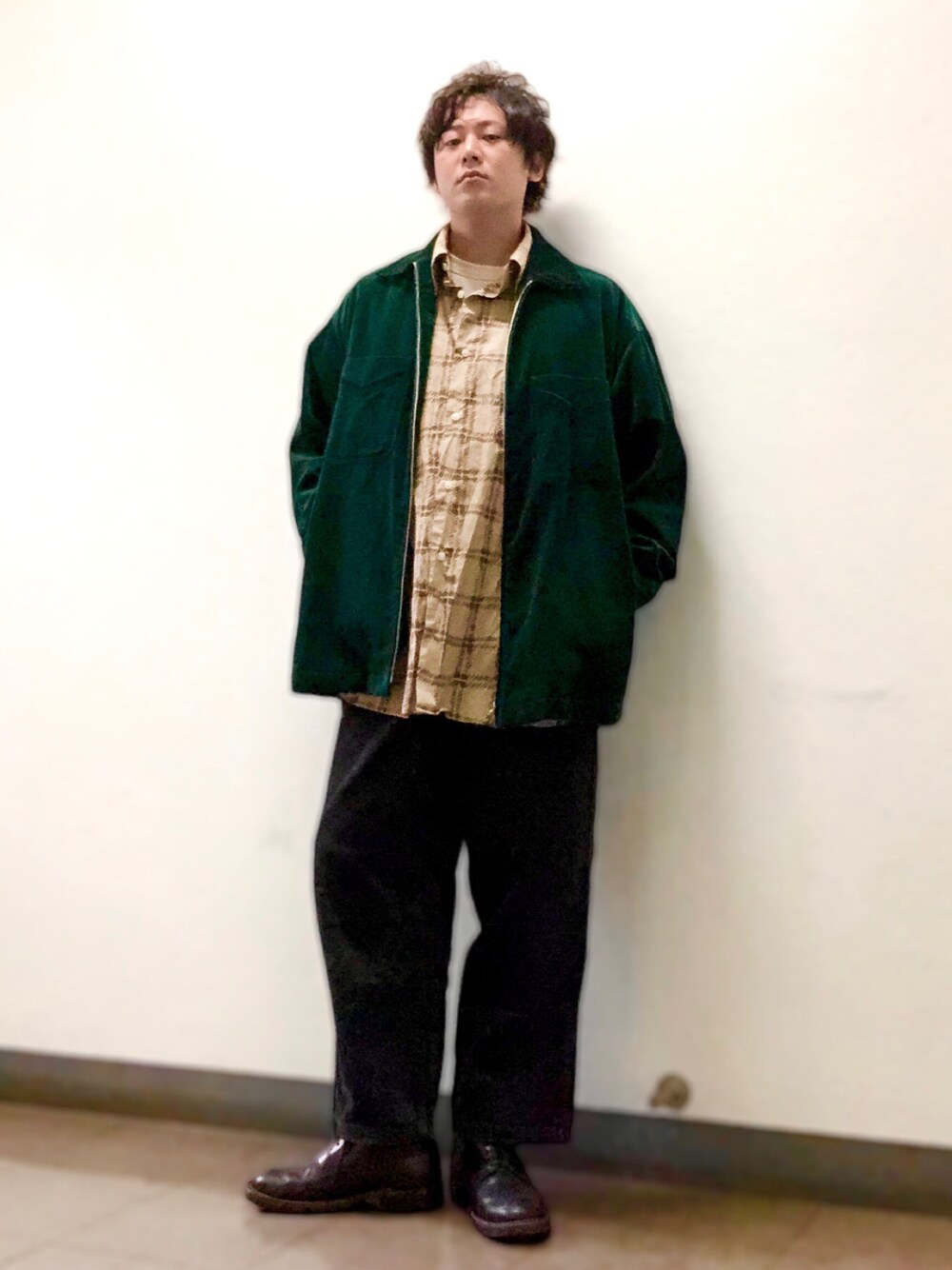 「おしゃれさんと繋がりたい、インスタフォローしてね！、instagramフォローお願いします、コーデュロイパンツ、コーデュロイジャケット、シャツスタイル、シャツ、ユニクロ、UNIQLO、革靴、シンプルコーデ、ミハラヤスヒロ(MIHARAYASUHIRO)、大人コーデ、休日スタイル、オトナカジュアル」｜「不明のアイテム（ブルゾン、グリーン系）」を使った、joeさん（メンズ・167cm）の秋コーディネートの1枚目の写真
