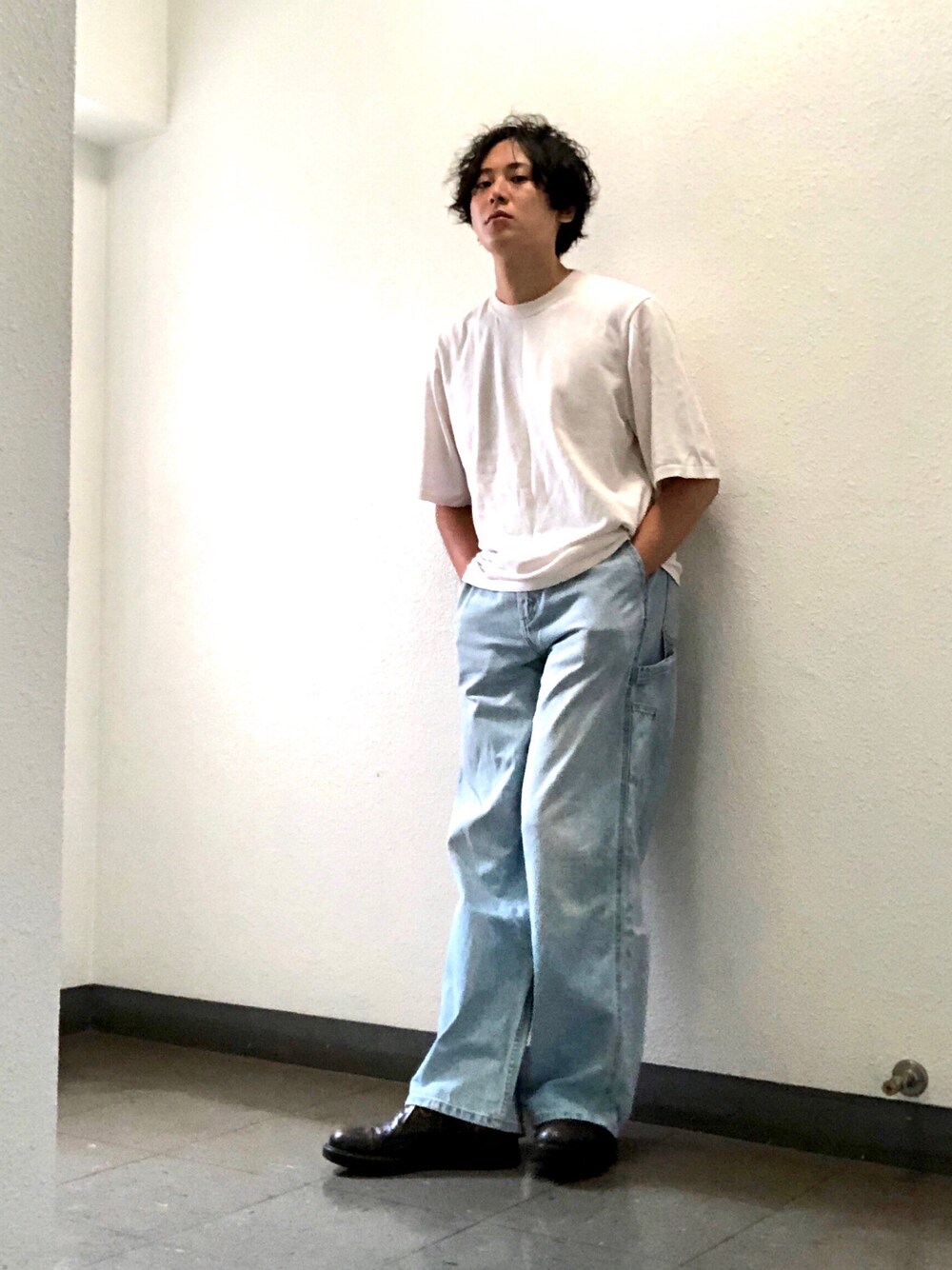 「アツいコーデ全部見せ、夏コーデ、ビッグシルエット、デニム、デニムパンツ、シンプルスタイル、革靴、ミハラヤスヒロ(MIHARAYASUHIRO)、MIHARAYASUHIRO、UNIQLO、ユニクロ、JW Anderson x UNIQLO、オトナカジュアル、爽やかコーデ、さわやかコーデ」｜「UNIQLOのアイテム（デニムパンツ、ブルー系）」を使った、joeさん（メンズ・167cm）の夏コーディネートの1枚目の写真