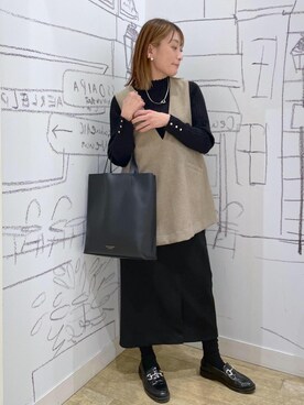 「タイトスカート」｜「アイテム（ベスト、グレー系）」を使った、axiagさん（レディース・159cm）の冬コーディネート