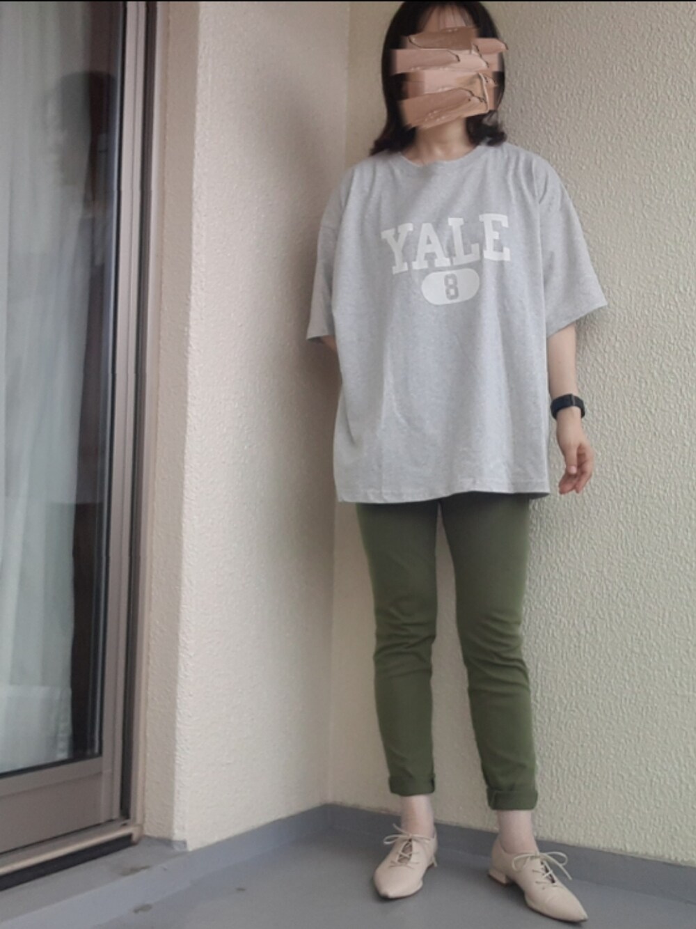 「スキニー、オーバーサイズ」｜「coenのアイテム（Tシャツ/カットソー、グレー系）」を使った、jamさん（レディース・161cm）の夏コーディネートの1枚目の写真