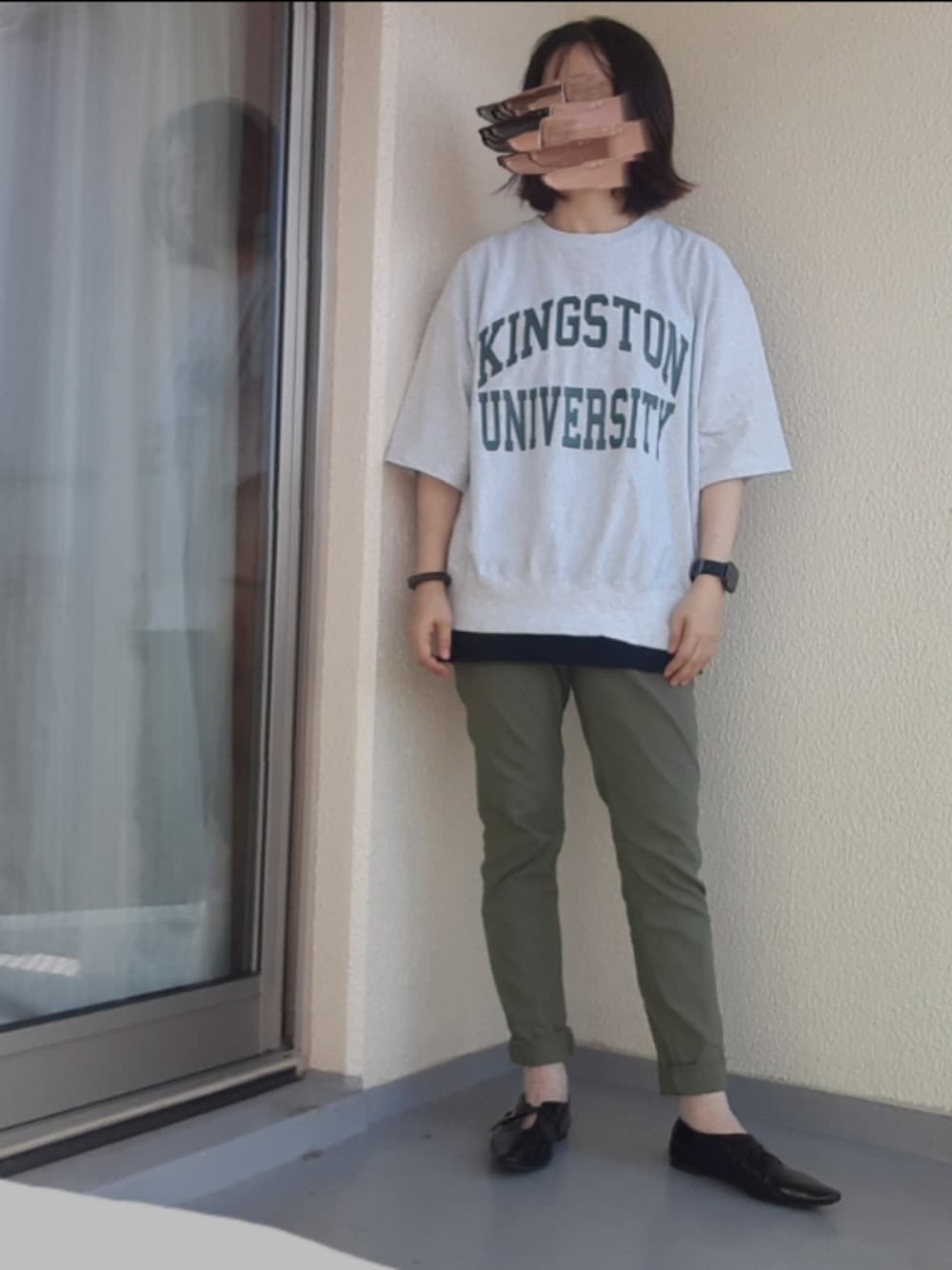 「ロゴT、スエット」｜「coca（coca）のアイテム（Tシャツ/カットソー、グレー系）」を使った、jamさん（レディース・161cm）の秋コーディネートの1枚目の写真