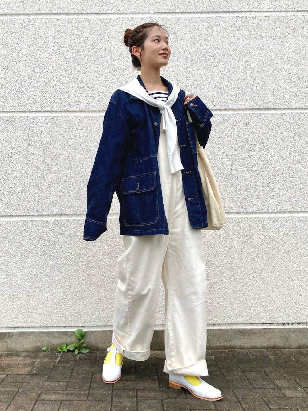 「サロペット、ボーダー、大人カジュアル、カーティガン、プチプラ、休日スタイル、秋服準備はじめました、カラーソックス、デニムジャケット、オーバーオール、革靴、トートバッグ、Polo Ralph Lauren、UNIQLO、Wrangler」｜「UNIQLOのアイテム（デニムジャケット、ブルー系）」を使った、𝚔𝚘𝚌𝚘𝚊さん（レディース・160cm）の秋コーディネートの1枚目の写真