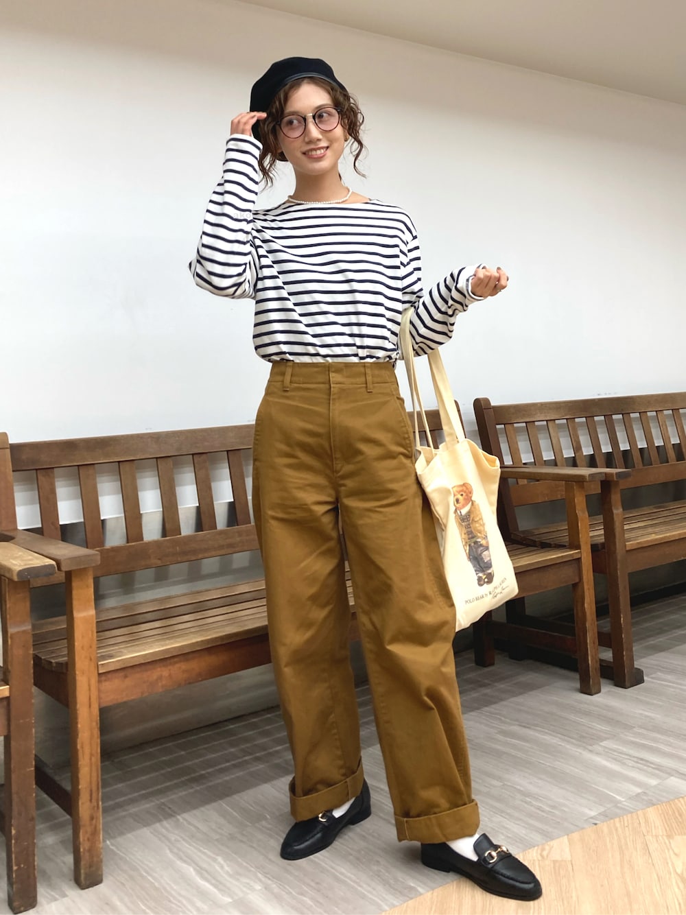 「秋服準備はじめました、トートバッグ、ボーダー、大人カジュアル、ハイウエスト、ベレー帽、休日スタイル、プチプラ、UNIQLO、ローファー、nical、Polo Ralph Lauren、ポロベアー、秋コーデ、LOWRYS FARM」｜「UNIQLOのアイテム（パンツ、その他）」を使った、𝚔𝚘𝚌𝚘𝚊さん（レディース・160cm）の秋コーディネートの1枚目の写真