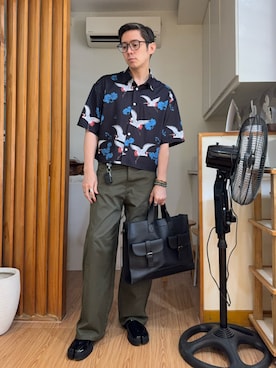 「Sheinのアイテム（シャツ/ブラウス、ブラック系）」を使った、Martin Bravoさん（メンズ・175cm）の春コーディネート