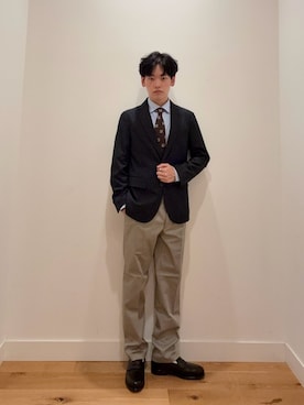 「アイテム（スーツジャケット）」を使った、野村さん（メンズ・172cm）の秋コーディネート