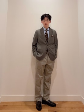 「アイテム（スーツジャケット）」を使った、野村さん（メンズ・172cm）の秋コーディネート