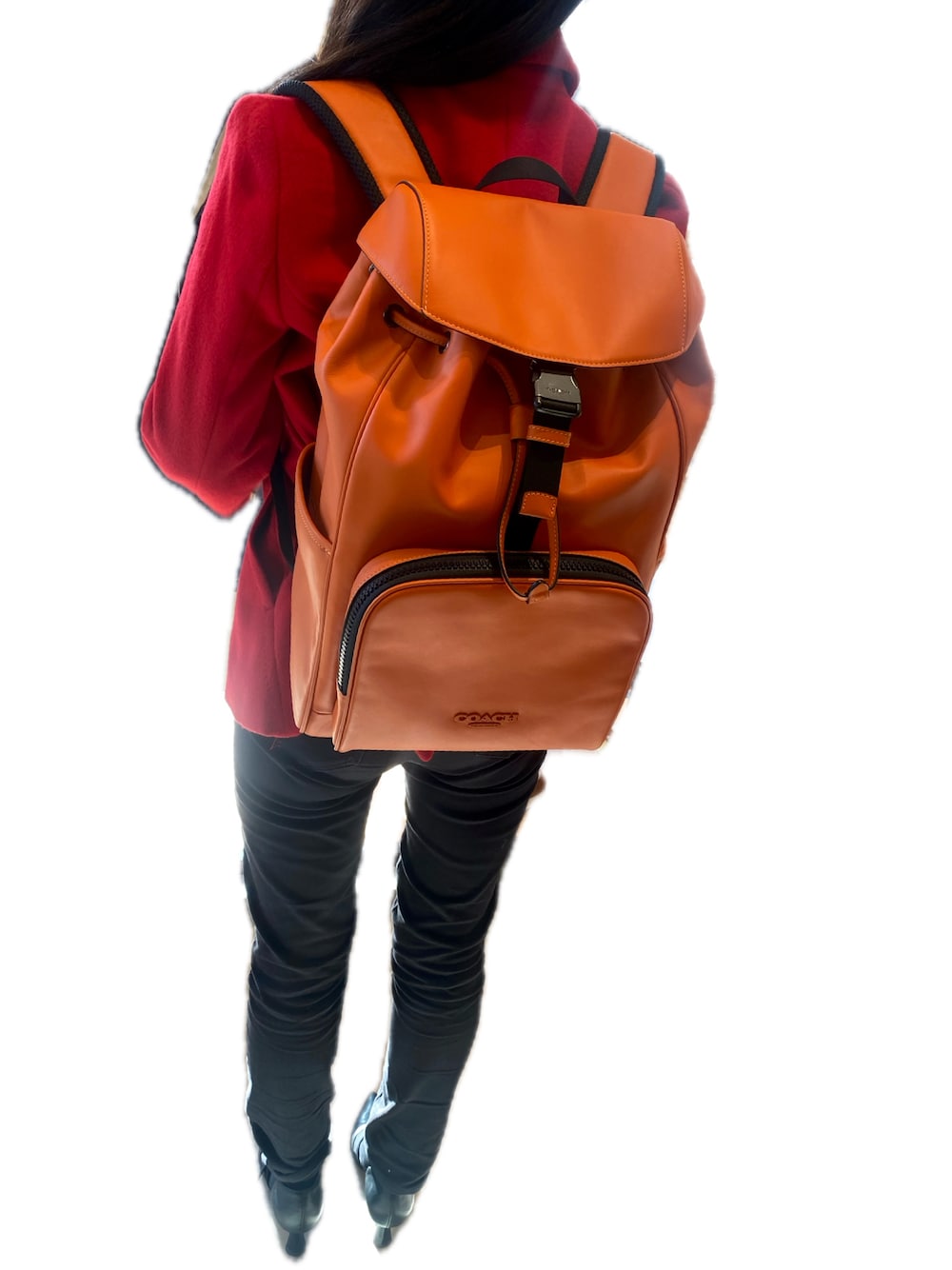 「おでかけコーデ、COACH、リュックスタイル」｜「COACHのアイテム（バックパック/リュック、オレンジ系）」を使った、酒井美那さん（レディース・161cm）の夏コーディネートの1枚目の写真