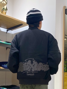 「XLARGE（エクストララージ）のXLARGE x DEATHNOTE SS TEE LIGHT AND RYUK（Tシャツ/カットソー、ホワイト系）」を使った、宮田和正さん（メンズ・165cm）の秋コーディネート