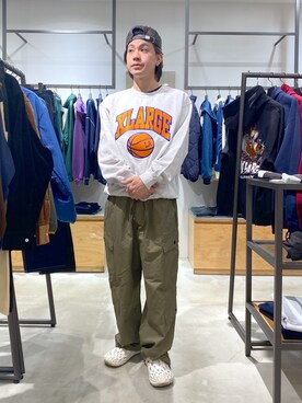 「XLARGE（エクストララージ）のCOLLEGE LOGO CREWNECK SWEAT（スウェット、グレー系）」を使った、宮田和正さん（メンズ・165cm）の秋コーディネート