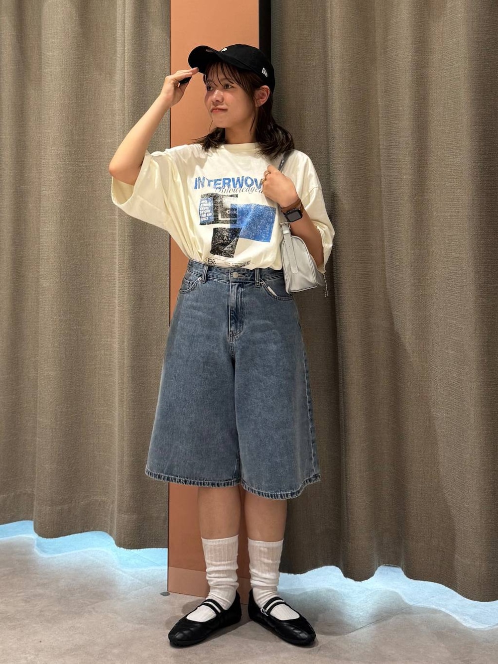 「女子ウケ、着痩せ・細見え、ガーリー、ローリーズスタイル_LOWRYS FARM、着痩せ、LOWRYS FARM、淡色コーデ、新作、きれいめカジュアル」｜「LOWRYS FARMのＣＡＳＵＡＬＣＬＡＳＳＩＣ　283699（キャップ、ブルー系）」を使った、ことさん（レディース・155cm）の春コーディネートの1枚目の写真
