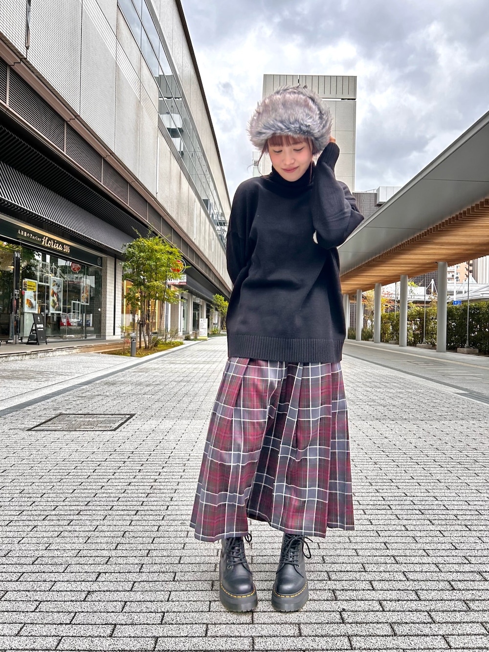 「OVERRIDE、OVERRIDE金沢、NEW ERA、ニューエラ、トラッパーハット、フライトキャップ、フライトキャップコーデ」｜「NEW ERAのNEW ERA OD TRAP H2OFFDR（ハット、ブラック系）」を使った、ひかるさん（レディース・153cm）の秋コーディネートの1枚目の写真