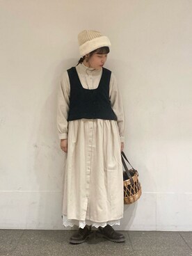「Samansa Mos2（サマンサ モスモス）の【ETHICALCRAFTS】リサイクルリネン混ベスト（ベスト、ブラック系）」を使った、おすずさん（レディース・151cm）の冬コーディネート
