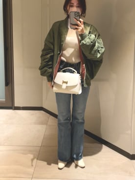 「フレアデニム」｜「アイテム（MA-1）」を使った、atennさん（レディース・154cm）の春コーディネート