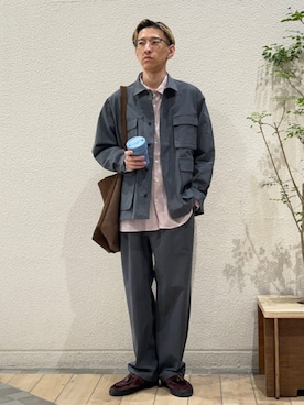 「アイテム（ミリタリージャケット、グレー系）」を使った、徳山さん（メンズ・177cm）の春コーディネート