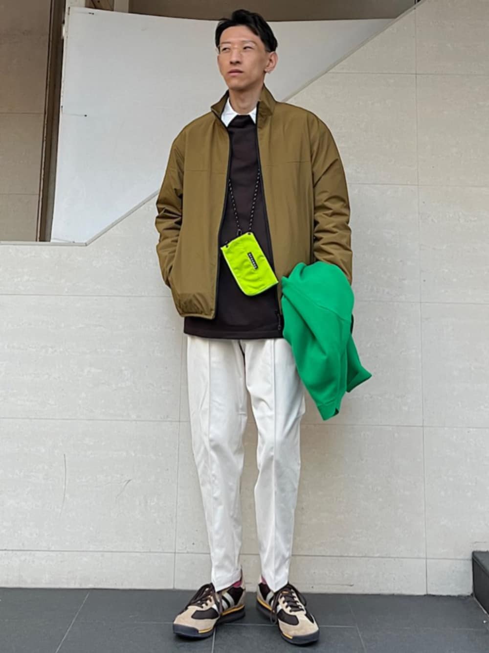 adidas: SL 72 RS スニーカーを使った人気ファッション
