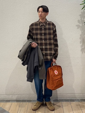 「アイテム（カバーオール）」を使った、徳山さん（メンズ・177cm）の秋コーディネート